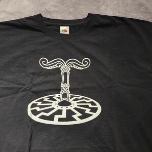 Fruit of the Loom Black Tee with White Swirl Design